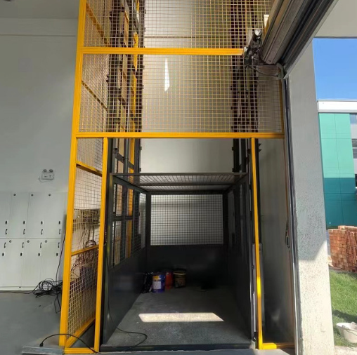 铜陵导轨式升降机助力物流园破解运输难题